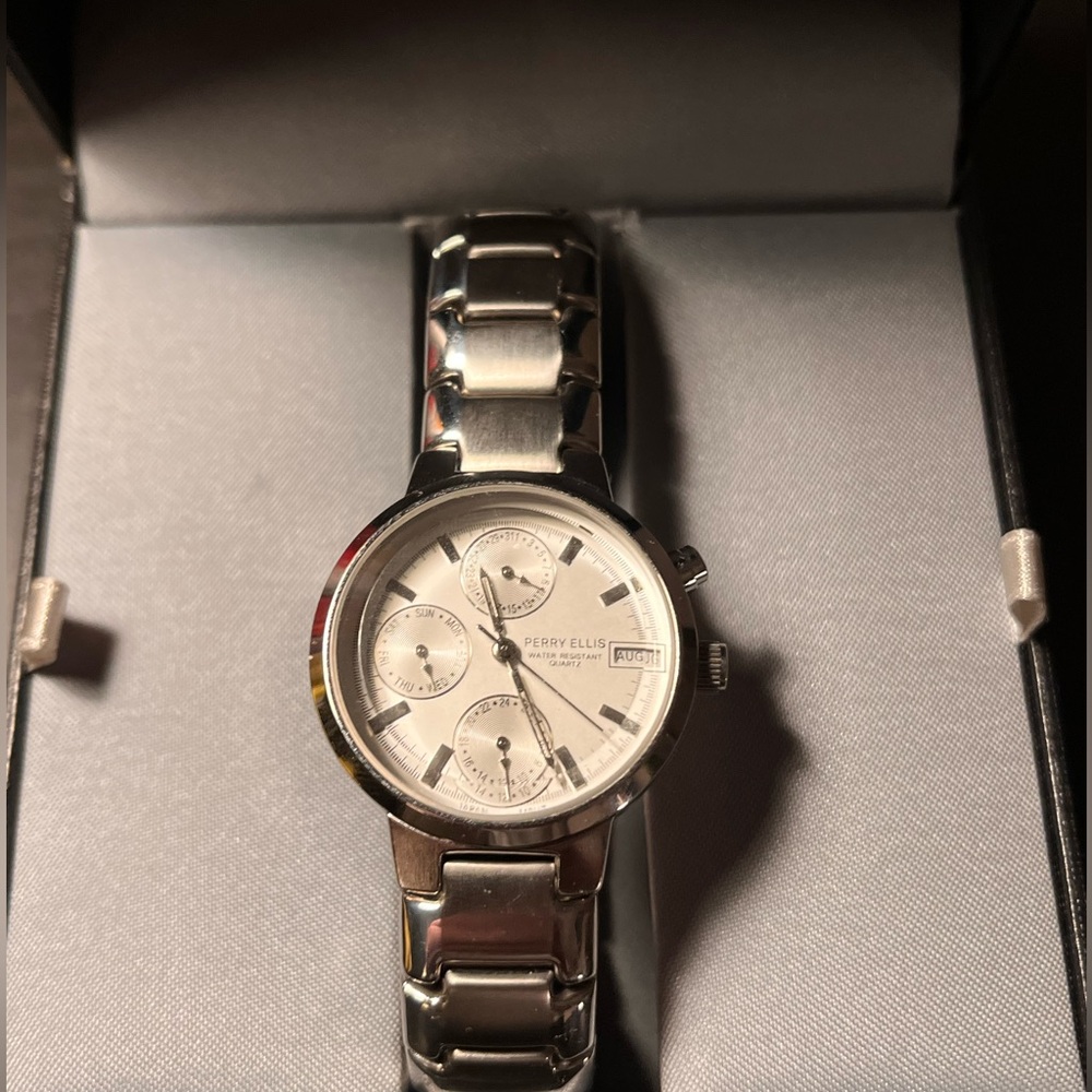 Perry Ellis Water Resistance Quartz Silver Watch